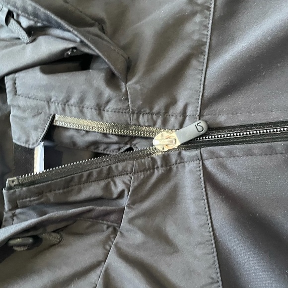 Black Medium Rain Coat GapFit with Pockets - Picture 6 of 8